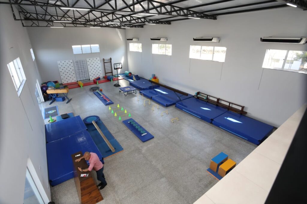 Governo de MS apoia ações para melhorar atendimento a pessoas com autismo em Dourados Governo de MS apoia ações para melhorar atendimento a pessoas com autismo em Dourados