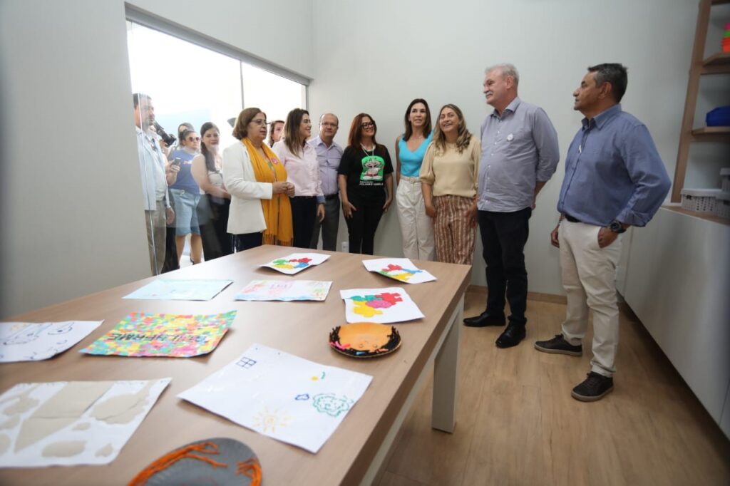 Governo de MS apoia ações para melhorar atendimento a pessoas com autismo em Dourados Governo de MS apoia ações para melhorar atendimento a pessoas com autismo em Dourados