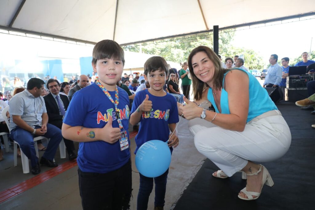 Governo de MS apoia ações para melhorar atendimento a pessoas com autismo em Dourados Governo de MS apoia ações para melhorar atendimento a pessoas com autismo em Dourados