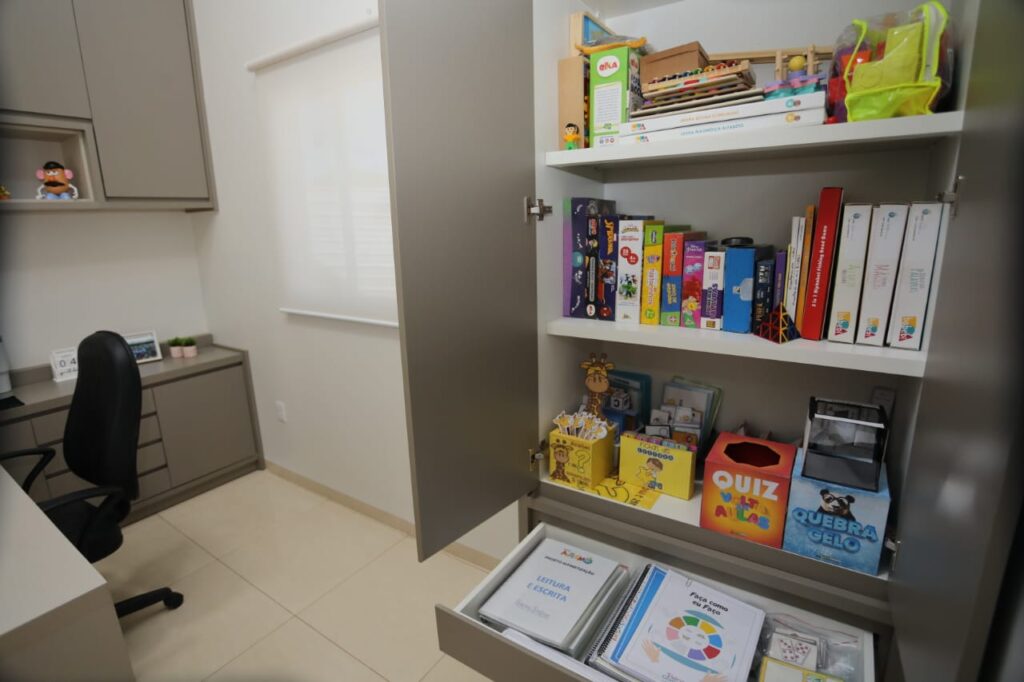 Governo de MS apoia ações para melhorar atendimento a pessoas com autismo em Dourados Governo de MS apoia ações para melhorar atendimento a pessoas com autismo em Dourados