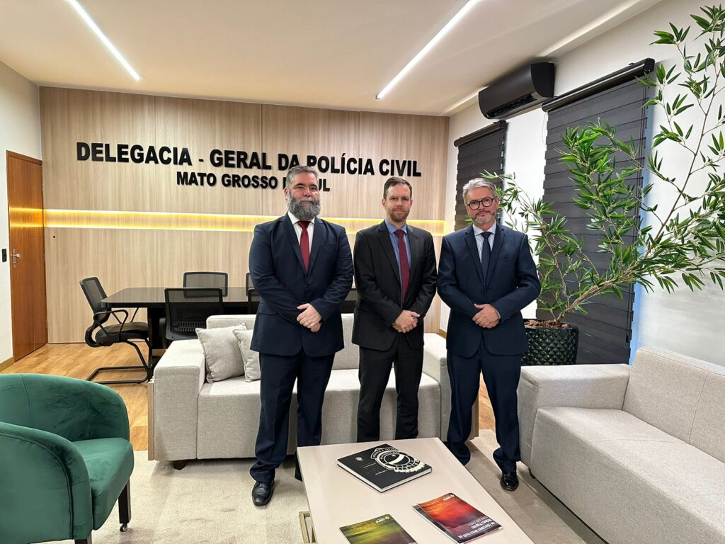 Delegado-Geral da PCMS recebe visita do Superintendente e do Delegado Regional da Polícia Federal para alinhamento de parceria no combate ao crime organizado