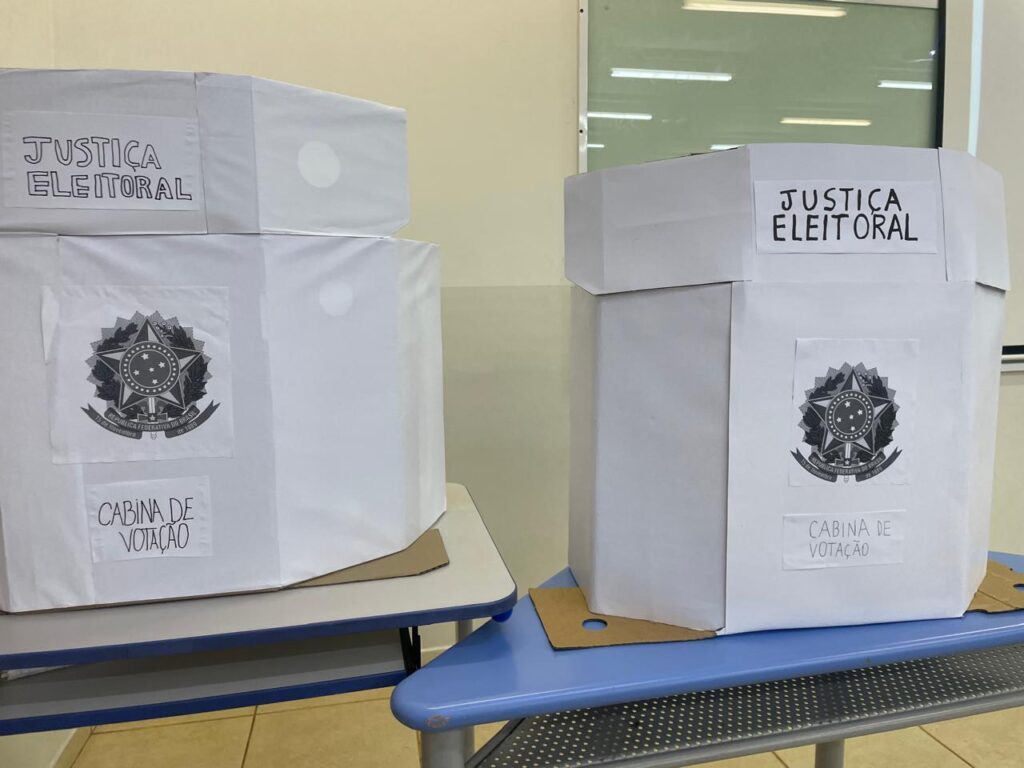 Em eleição simulada, alunos da Escola Sesi fazem campanha e aprendem sobre cidadania