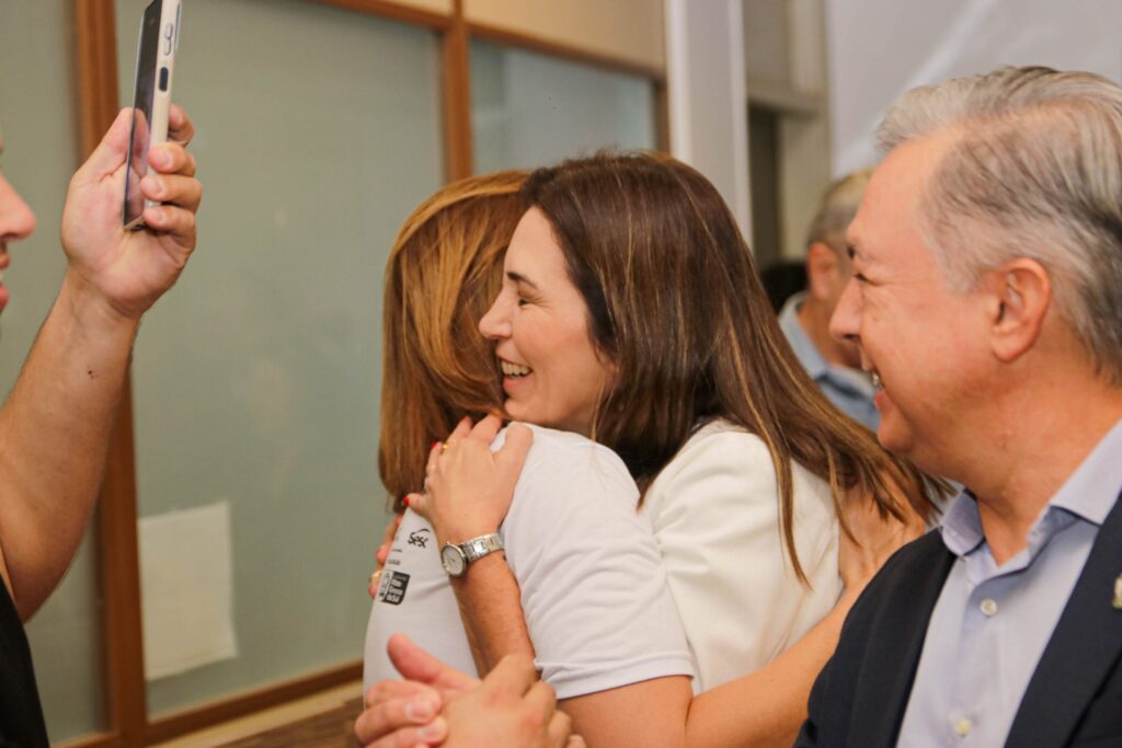 Dia D: servidores entregam roupas, cobertores e solidariedade em reta final da campanha