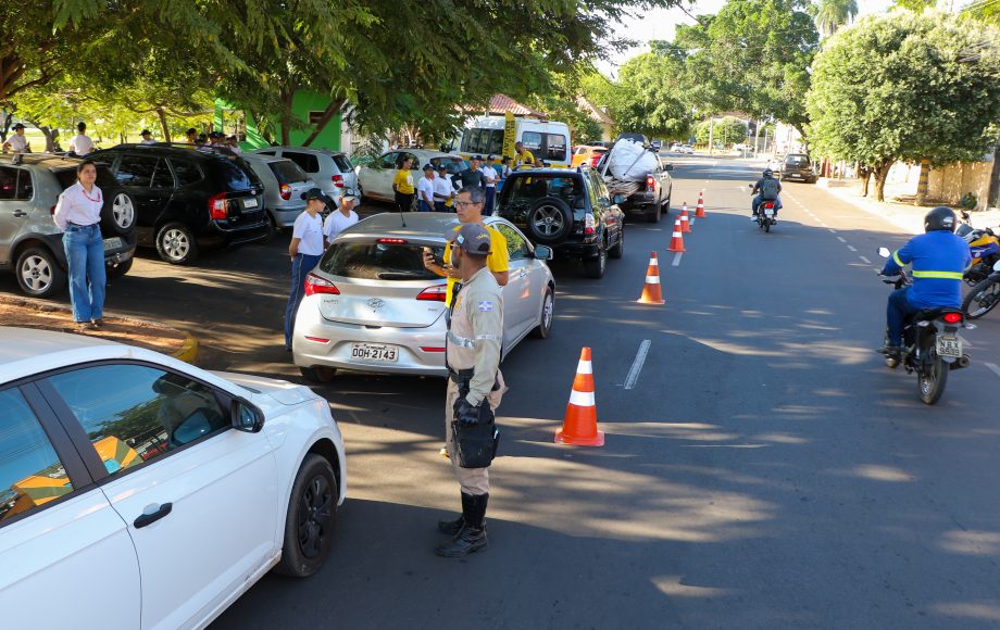 SEINTRA e Patrulha Mirim realizam blitz educativa em alusão ao “Maio Amarelo”