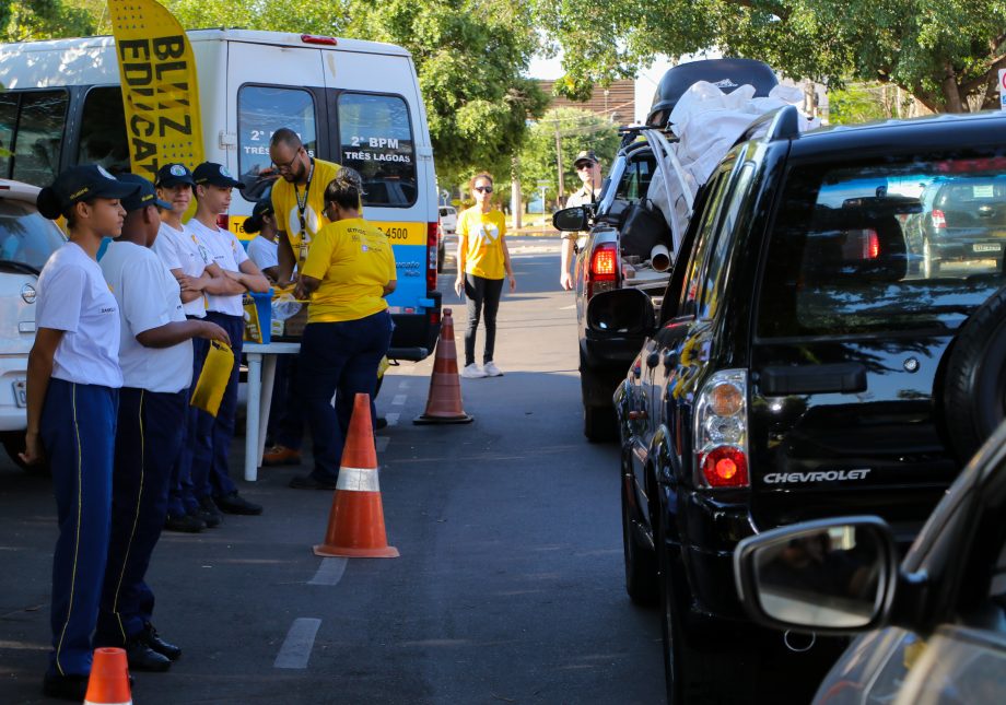 SEINTRA e Patrulha Mirim realizam blitz educativa em alusão ao “Maio Amarelo”