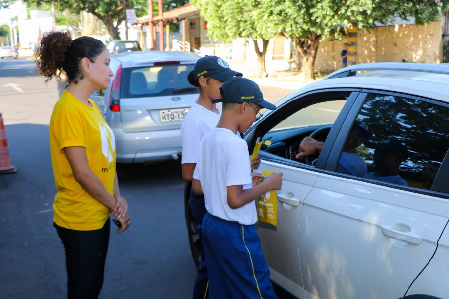 SEINTRA e Patrulha Mirim realizam blitz educativa em alusão ao “Maio Amarelo”