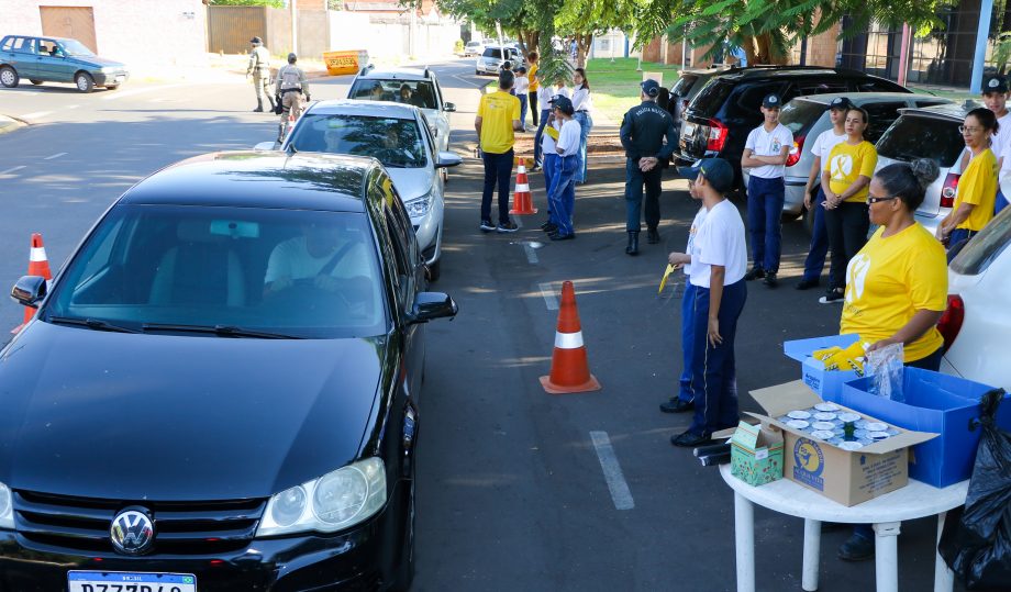 SEINTRA e Patrulha Mirim realizam blitz educativa em alusão ao “Maio Amarelo”