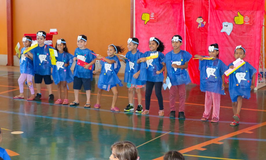 Dentistas da SMS levam arte ao atendimento odontológico nas Escolas Municipais de Três Lagoas Dentistas da SMS levam arte ao atendimento odontológico nas Escolas Municipais de Três Lagoas