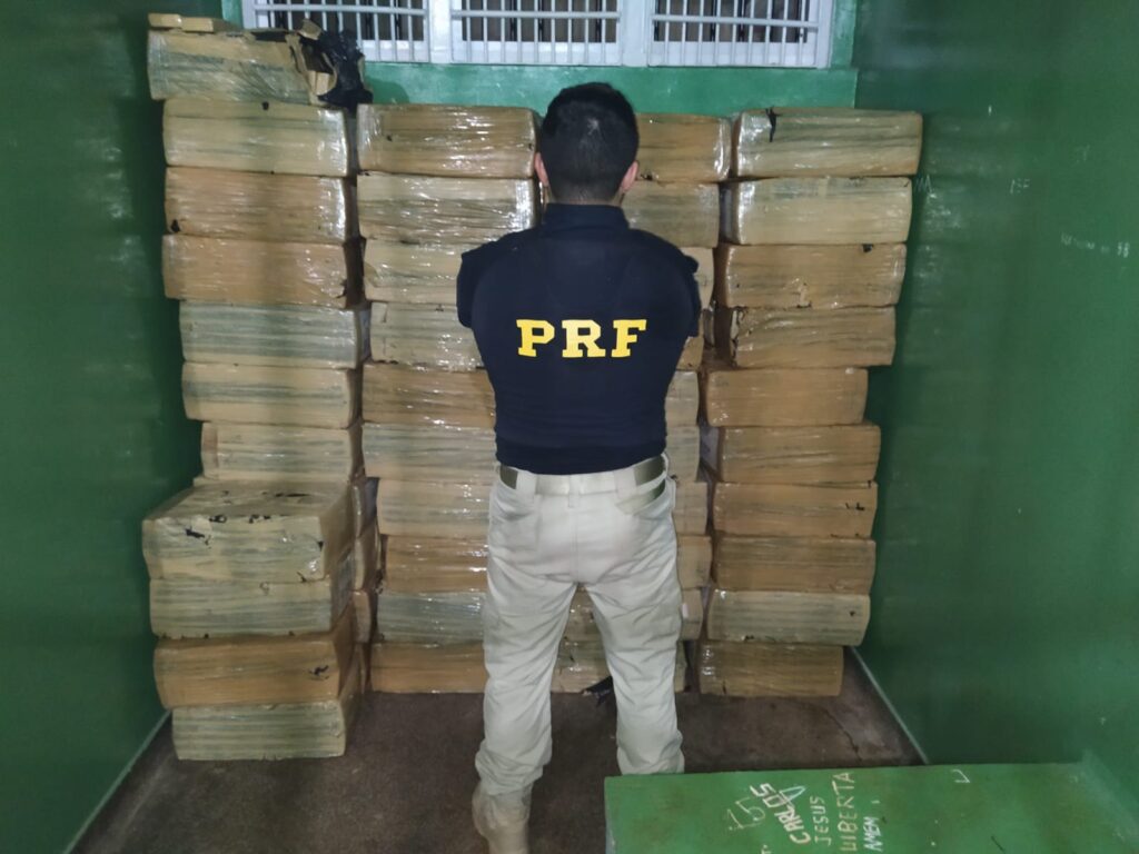 PRF apreende 2 toneladas de maconha em Sidrolândia