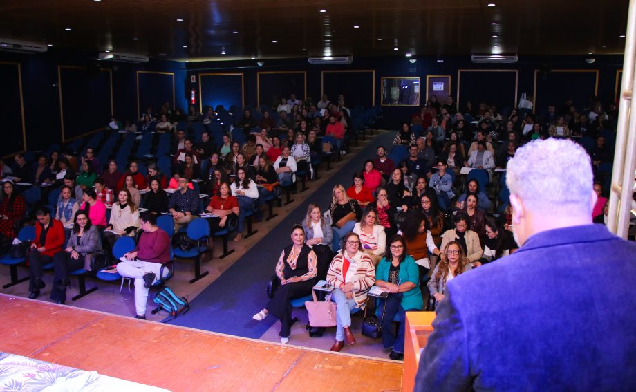 Prefeitura promove 4ª Audiência Pública de Monitoramento e Avaliação do Plano Municipal de Educação Prefeitura promove 4ª Audiência Pública de Monitoramento e Avaliação do Plano Municipal de Educação