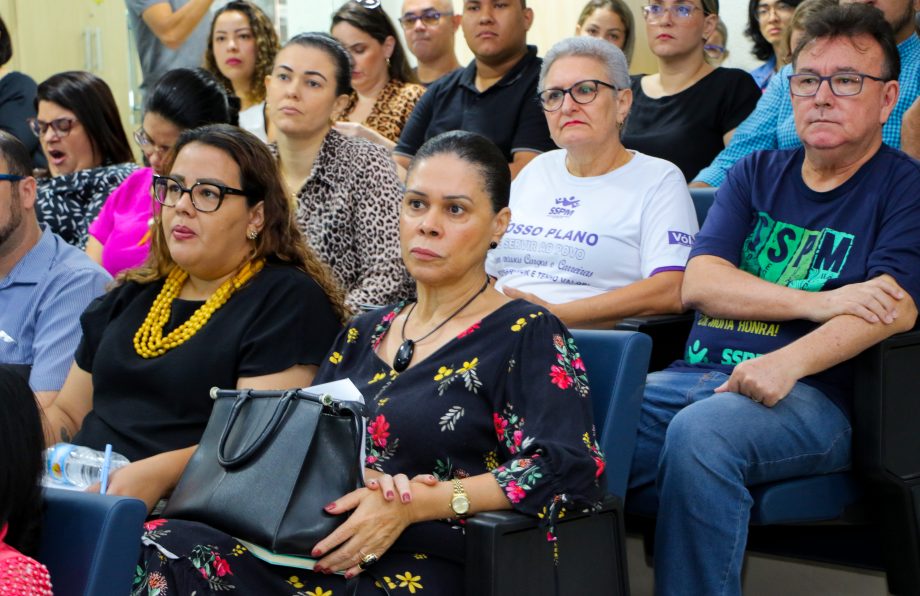 População participa da Audiência Pública do Projeto de Lei das Diretrizes Orçamentárias de 2025 (LDO) População participa da Audiência Pública do Projeto de Lei das Diretrizes Orçamentárias de 2025 (LDO)