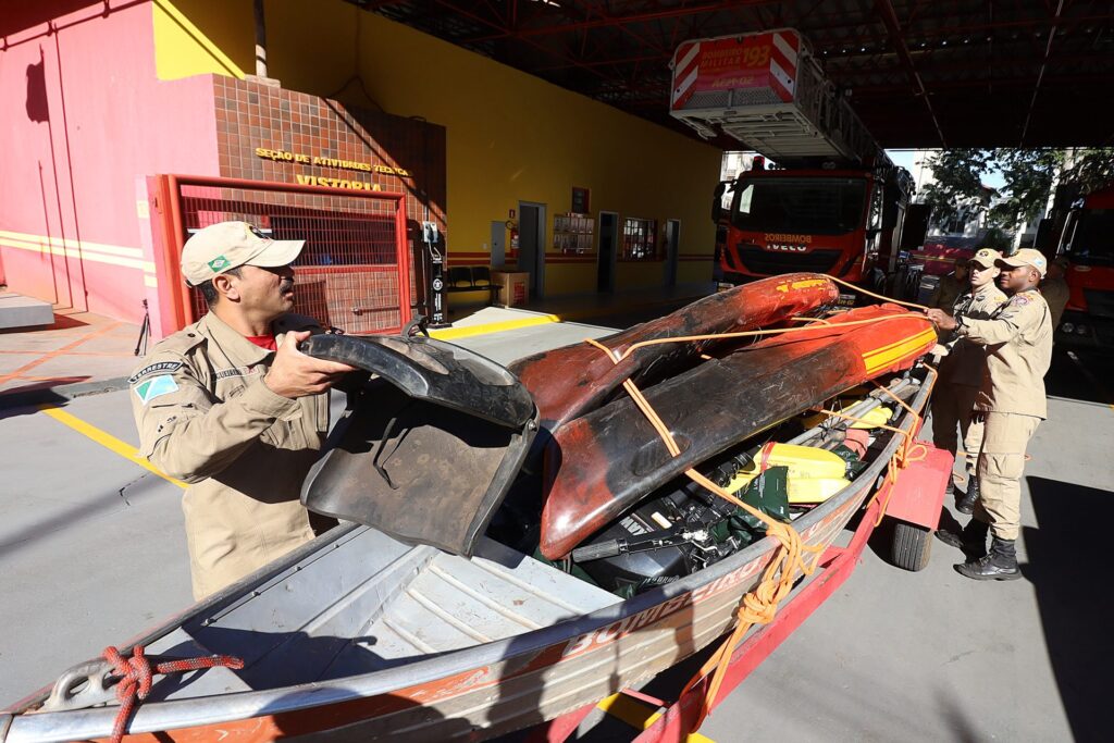 Governo de MS envia primeira equipe de bombeiros militares para ajudar no salvamento de vítimas no RS