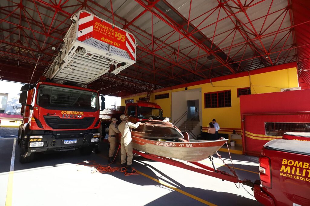 Governo de MS envia primeira equipe de bombeiros militares para ajudar no salvamento de vítimas no RS