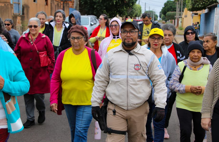 “Caminhada da Paz no Trânsito” é promovida pelo e-Multi e USF do paranapungá