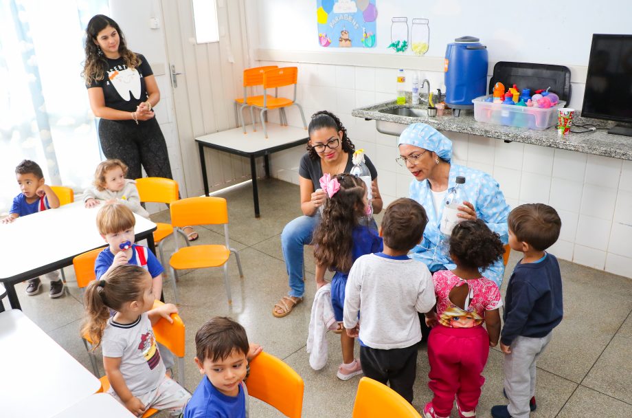 SMS promove mais uma edição do Dia D de Saúde Bucal nos Centros de Educação Infantil de Três Lagoas SMS promove mais uma edição do Dia D de Saúde Bucal nos Centros de Educação Infantil de Três Lagoas