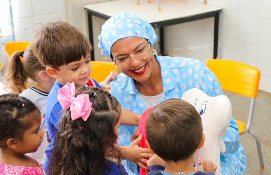 SMS promove mais uma edição do Dia D de Saúde Bucal nos Centros de Educação Infantil de Três Lagoas SMS promove mais uma edição do Dia D de Saúde Bucal nos Centros de Educação Infantil de Três Lagoas