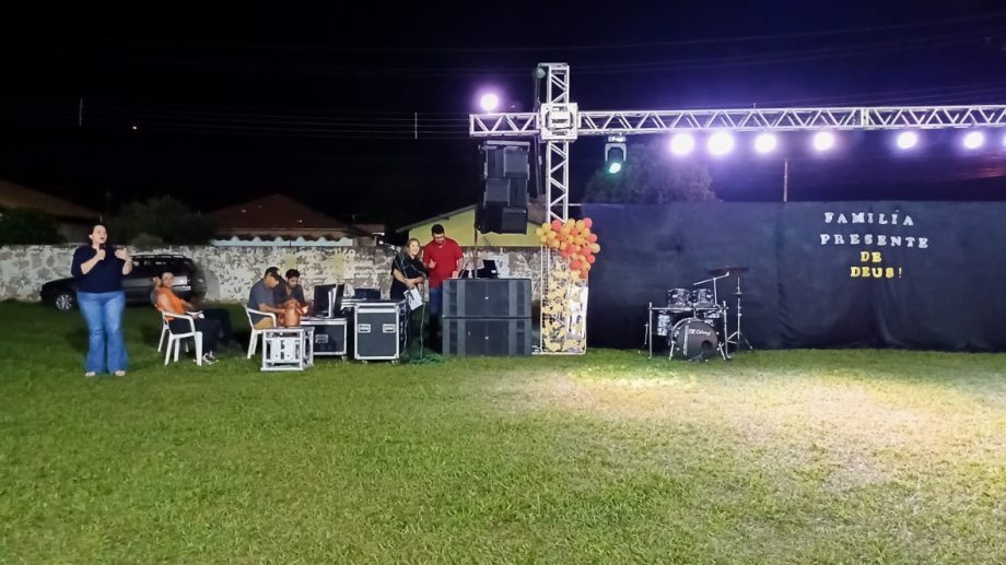 Famílias da Banda Cristo Redentor receberam uma noite mágica com apresentações culturais