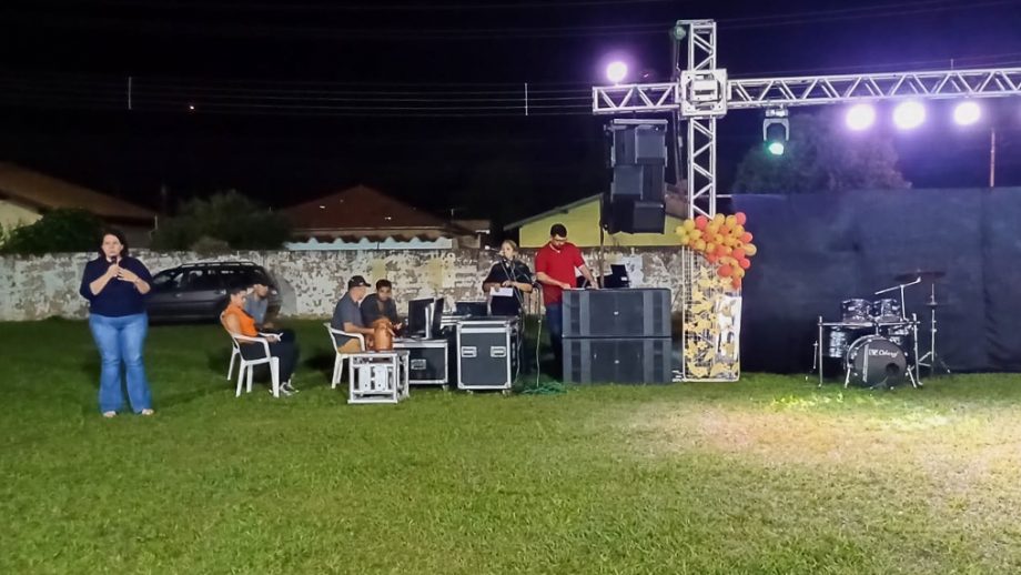 Famílias da Banda Cristo Redentor receberam uma noite mágica com apresentações culturais