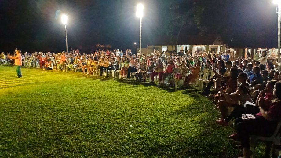 Famílias da Banda Cristo Redentor receberam uma noite mágica com apresentações culturais