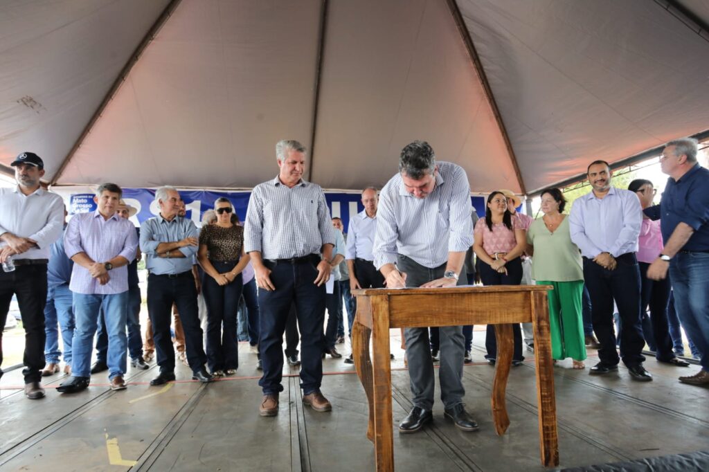 Japorã recebe mais de R$ 74,8 milhões com pavimentação da MS-386 e convênios do MS Ativo Japorã recebe mais de R$ 74,8 milhões com pavimentação da MS-386 e convênios do MS Ativo
