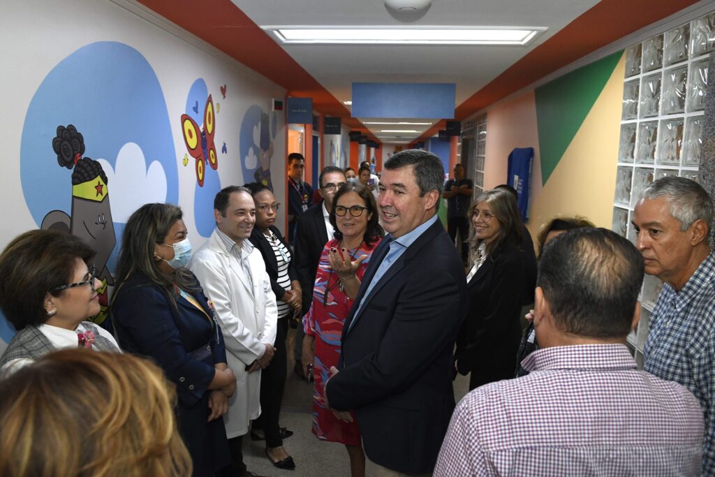 Com apoio do Governo de MS, AACC entrega reforma do centro de tratamento de oncologia infantil no HR Com apoio do Governo de MS, AACC entrega reforma do centro de tratamento de oncologia infantil no HR