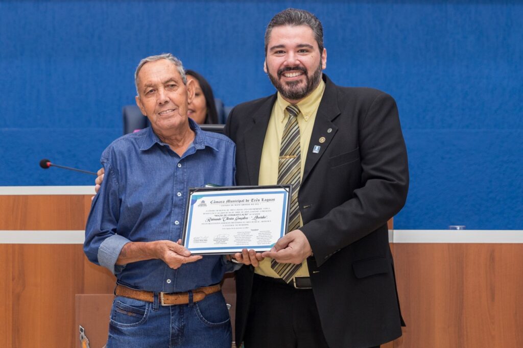 Câmara homenageia músicos com diploma de Mérito Cultural, títulos e moções Câmara homenageia músicos com diploma de Mérito Cultural, títulos e moções