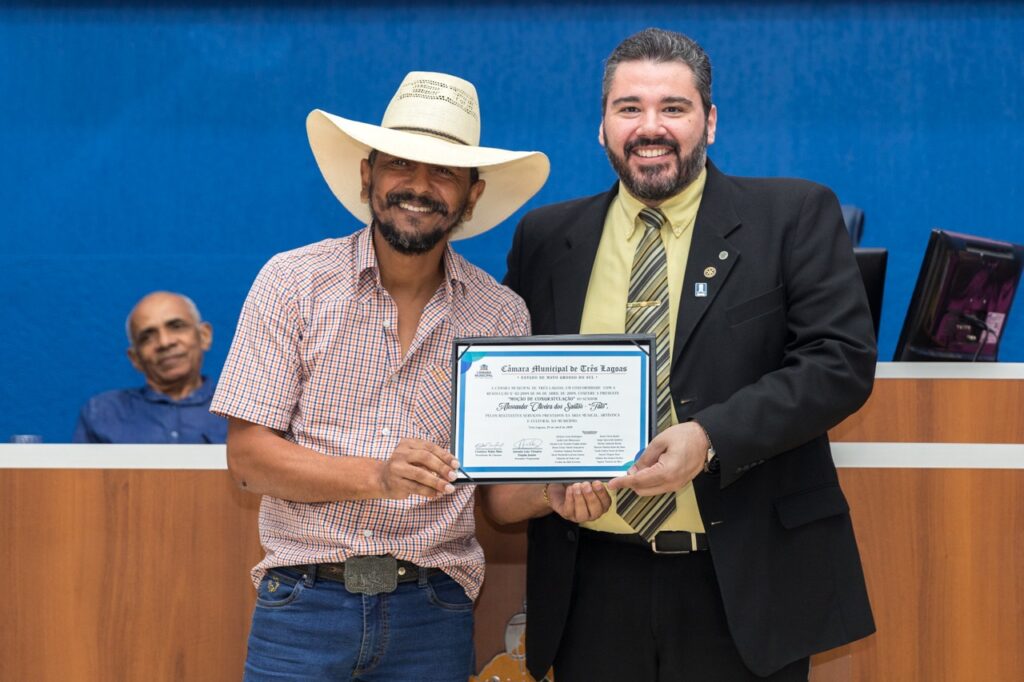Câmara homenageia músicos com diploma de Mérito Cultural, títulos e moções Câmara homenageia músicos com diploma de Mérito Cultural, títulos e moções