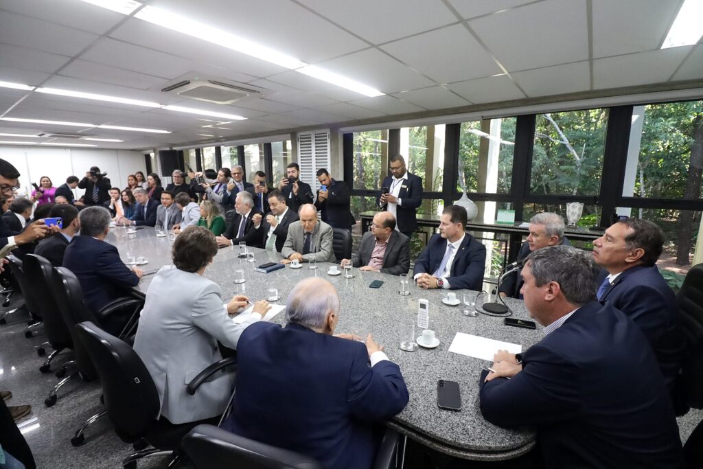 Governo apresenta balanço do MS Day Internacional aos deputados estaduais Governo apresenta balanço do MS Day Internacional aos deputados estaduais