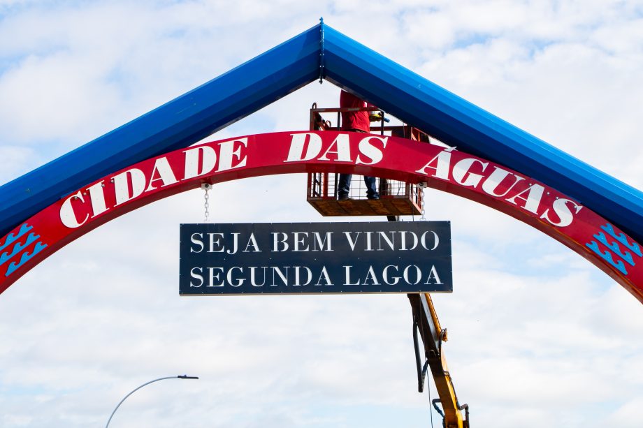 Segunda Lagoa ganha portal artesanal na Avenida dos Oleiros