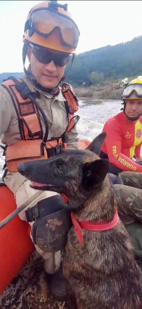 Com atuação de equipes dos Bombeiros, PM e Defesa Civil, MS continua a apoiar o Rio Grande do Sul Com atuação de equipes dos Bombeiros, PM e Defesa Civil, MS continua a apoiar o Rio Grande do Sul