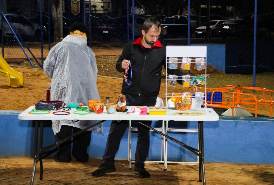 VIDA NA PRAÇA – Projeto esquentou o sábado na praça do Bairro JK VIDA NA PRAÇA – Projeto esquentou o sábado na praça do Bairro JK
