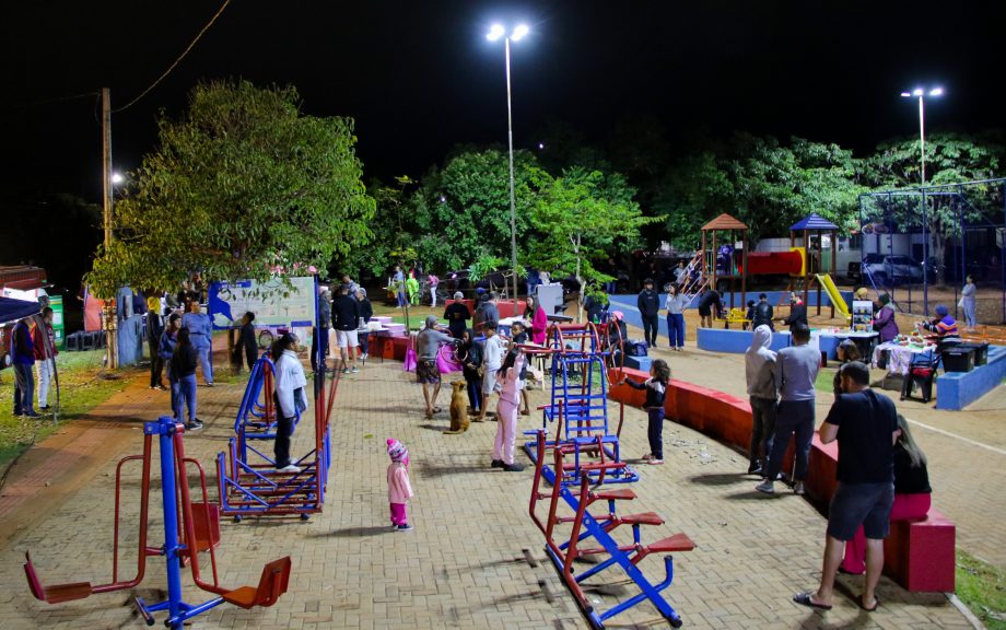 VIDA NA PRAÇA – Projeto esquentou o sábado na praça do Bairro JK VIDA NA PRAÇA – Projeto esquentou o sábado na praça do Bairro JK