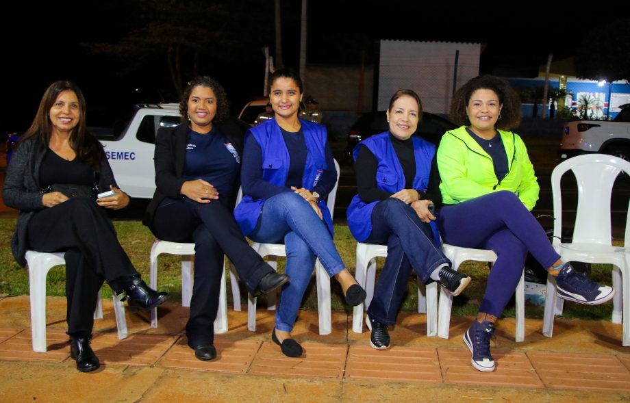 VIDA NA PRAÇA – Projeto esquentou o sábado na praça do Bairro JK VIDA NA PRAÇA – Projeto esquentou o sábado na praça do Bairro JK