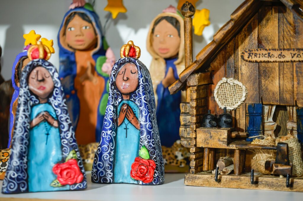 Artesãos de MS vendem mais de R$ 120 mil em peças no 17º Salão do Artesanato, em Brasília Artesãos de MS vendem mais de R$ 120 mil em peças no 17º Salão do Artesanato, em Brasília