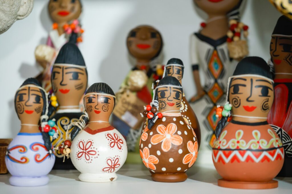 Artesãos de MS vendem mais de R$ 120 mil em peças no 17º Salão do Artesanato, em Brasília Artesãos de MS vendem mais de R$ 120 mil em peças no 17º Salão do Artesanato, em Brasília
