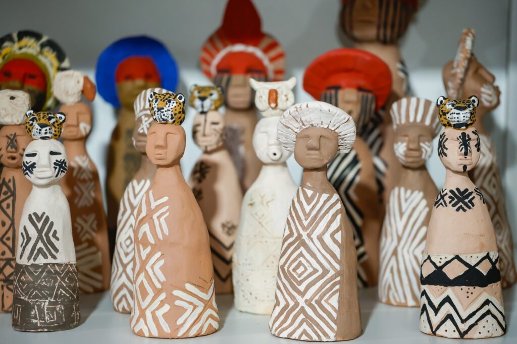 Artesãos de MS vendem mais de R$ 120 mil em peças no 17º Salão do Artesanato, em Brasília Artesãos de MS vendem mais de R$ 120 mil em peças no 17º Salão do Artesanato, em Brasília