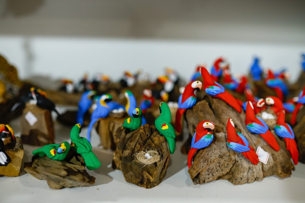 Artesãos de MS vendem mais de R$ 120 mil em peças no 17º Salão do Artesanato, em Brasília Artesãos de MS vendem mais de R$ 120 mil em peças no 17º Salão do Artesanato, em Brasília