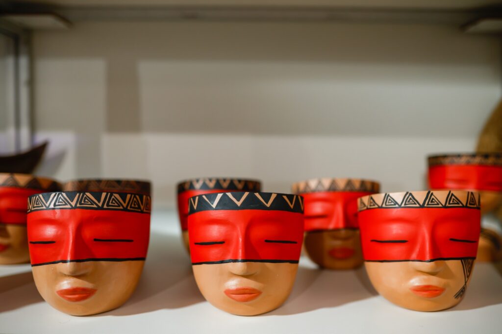Artesãos de MS vendem mais de R$ 120 mil em peças no 17º Salão do Artesanato, em Brasília Artesãos de MS vendem mais de R$ 120 mil em peças no 17º Salão do Artesanato, em Brasília