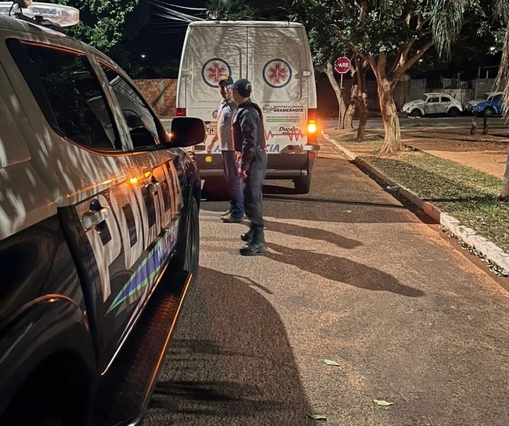 Em ato heroico, policiais militares de Brasilândia salvam mulher que atentou contra a própria vida Em ato heroico, policiais militares de Brasilândia salvam mulher que atentou contra a própria vida