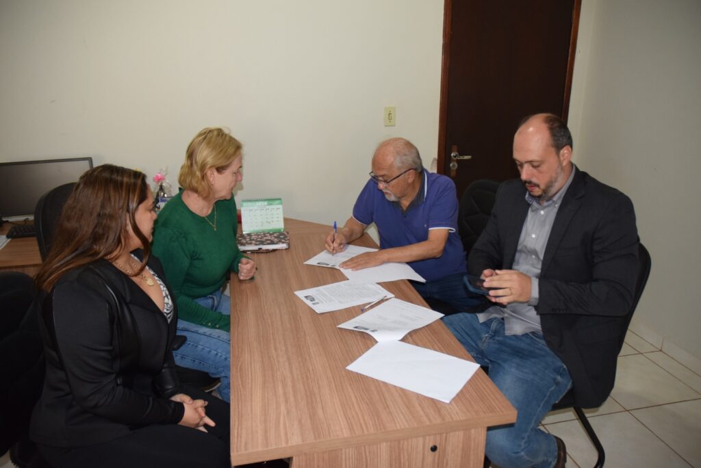 Polícia Civil assina termos de cooperação com prefeituras do interior para o funcionamento das Salas Lilases nos municípios Polícia Civil assina termos de cooperação com prefeituras do interior para o funcionamento das Salas Lilases nos municípios