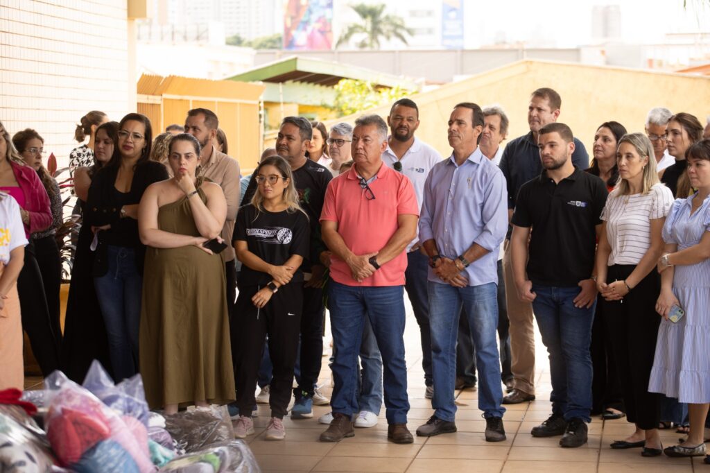 Na Setesc, primeira-dama de MS recebe doações da campanha do agasalho Seu Abraço Aquece Na Setesc, primeira-dama de MS recebe doações da campanha do agasalho Seu Abraço Aquece