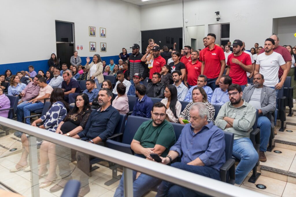Deputado estadual, ex-vereador e professor recebem Título de Cidadão Três-Lagoense Deputado estadual, ex-vereador e professor recebem Título de Cidadão Três-Lagoense