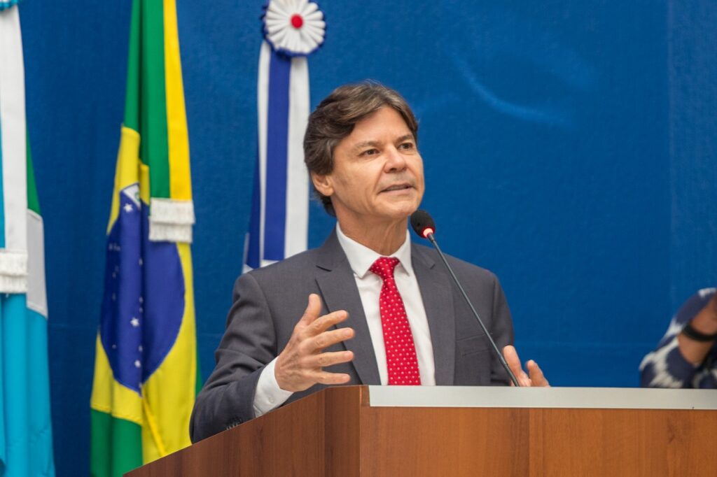 Deputado estadual, ex-vereador e professor recebem Título de Cidadão Três-Lagoense Deputado estadual, ex-vereador e professor recebem Título de Cidadão Três-Lagoense