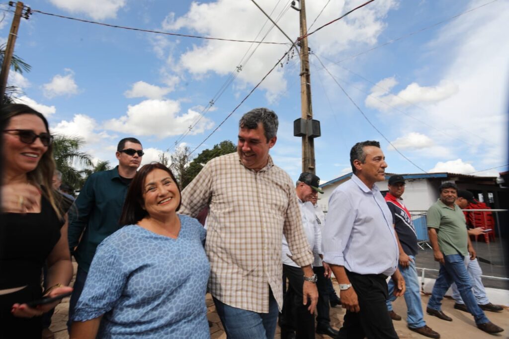 Em exposição agropecuária de Glória de Dourados, governador reforça compromisso com municipalismo