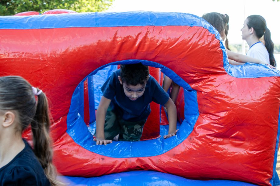 Evento em alusão ao trabalho infantil “Não Pule a Infância” reuniu cerca de 150 crianças e adolescentes na Lagoa Maior Evento em alusão ao trabalho infantil “Não Pule a Infância” reuniu cerca de 150 crianças e adolescentes na Lagoa Maior