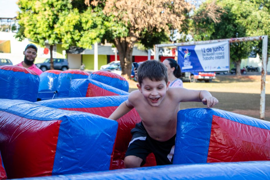 Evento em alusão ao trabalho infantil “Não Pule a Infância” reuniu cerca de 150 crianças e adolescentes na Lagoa Maior Evento em alusão ao trabalho infantil “Não Pule a Infância” reuniu cerca de 150 crianças e adolescentes na Lagoa Maior
