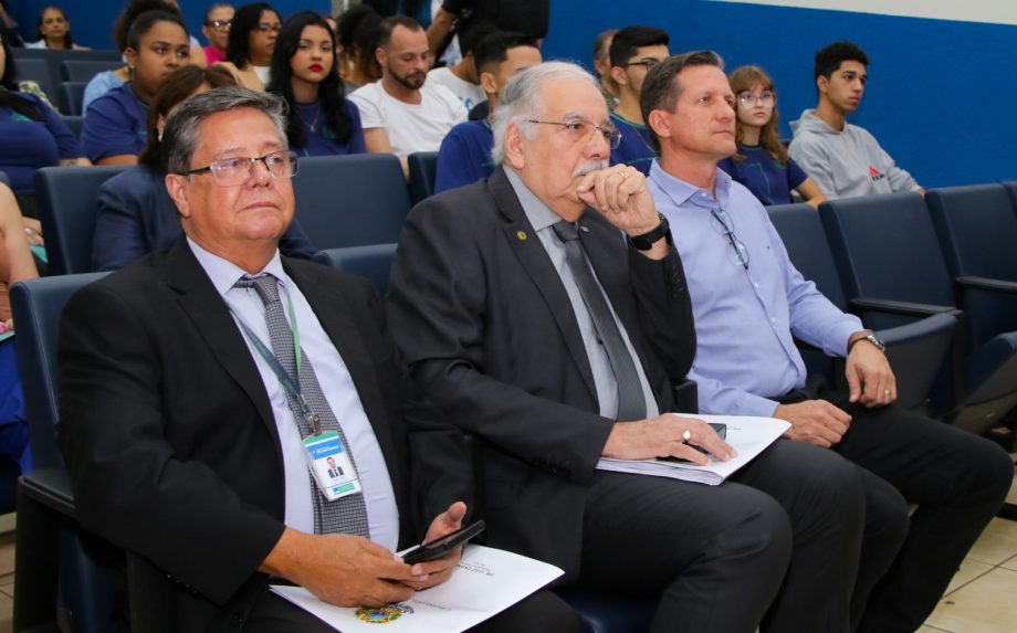 Prefeitura, Câmara e COMAD promovem Audiência Pública sobre o enfrentamento e combate às drogas Prefeitura, Câmara e COMAD promovem Audiência Pública sobre o enfrentamento e combate às drogas