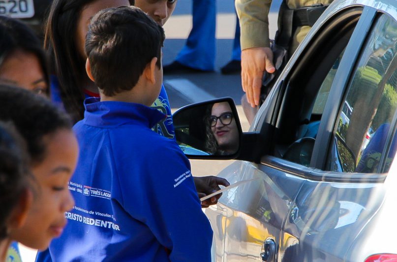 SMAS realiza blitz educativa em alusão ao junho prata SMAS realiza blitz educativa em alusão ao junho prata