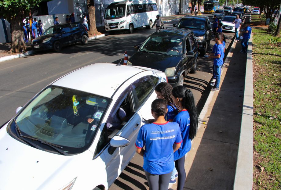 SMAS realiza blitz educativa em alusão ao junho prata SMAS realiza blitz educativa em alusão ao junho prata
