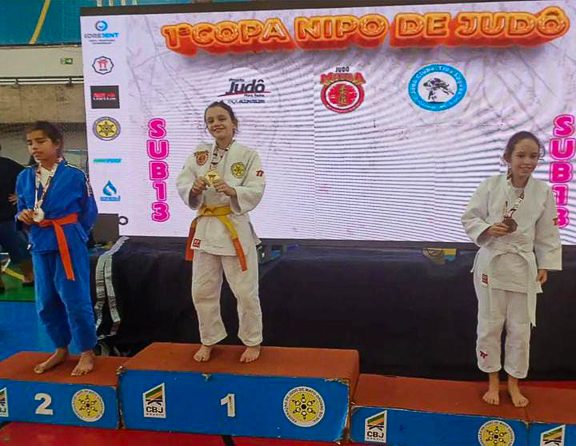 SEJUVEL conquista 12 medalhas na Copa Nipo de Judô
